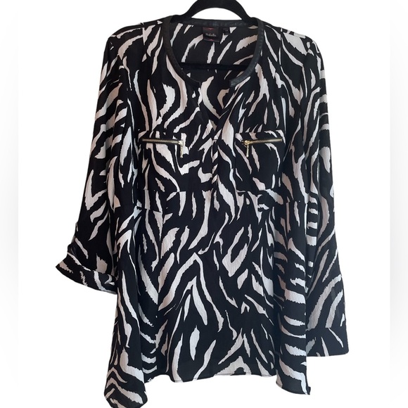 Rafaella woman’s animal print top, adjustable sleeve, black & white size large - Picture 1 of 8